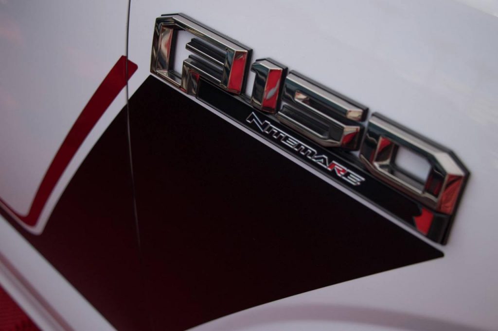 hd-sema_2016_roush_f_150_nitemare_du_brutal_1-4