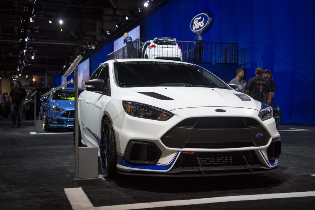 hd-sema_2016_roush_rchauffe_la_ford_focus_rs_1-1