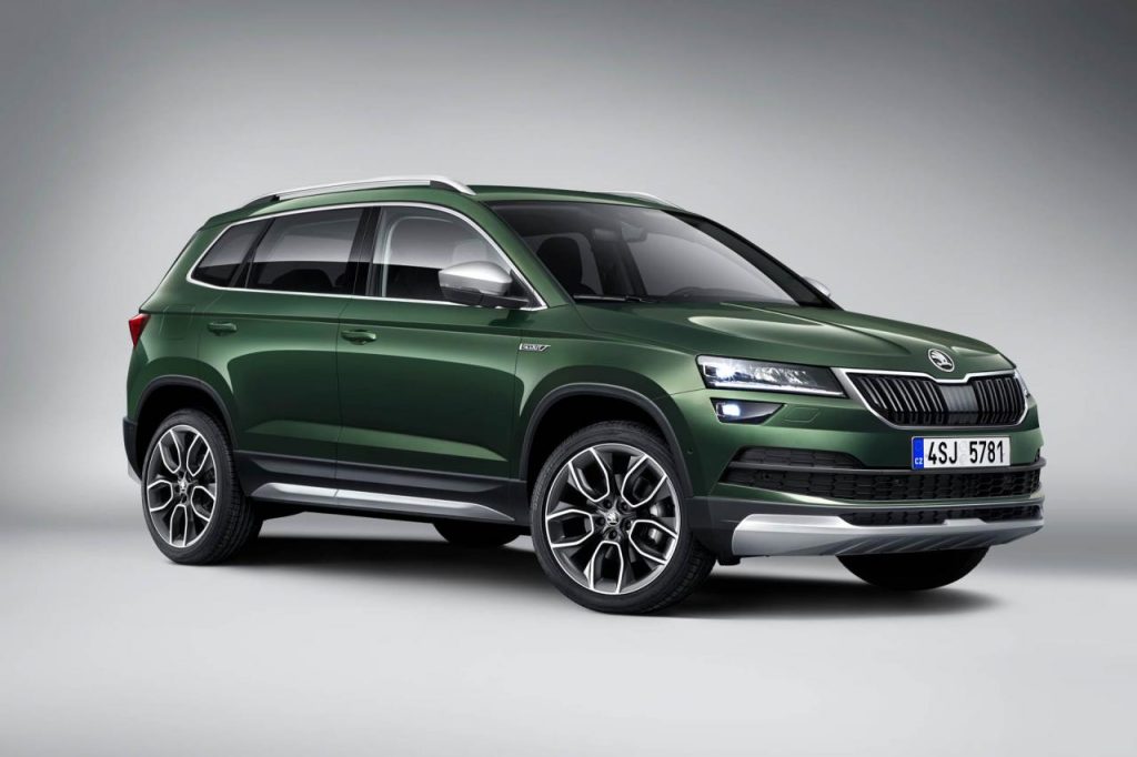 hd-skoda_karoq_scout_taill_pour_le_tout_chemin_1-2