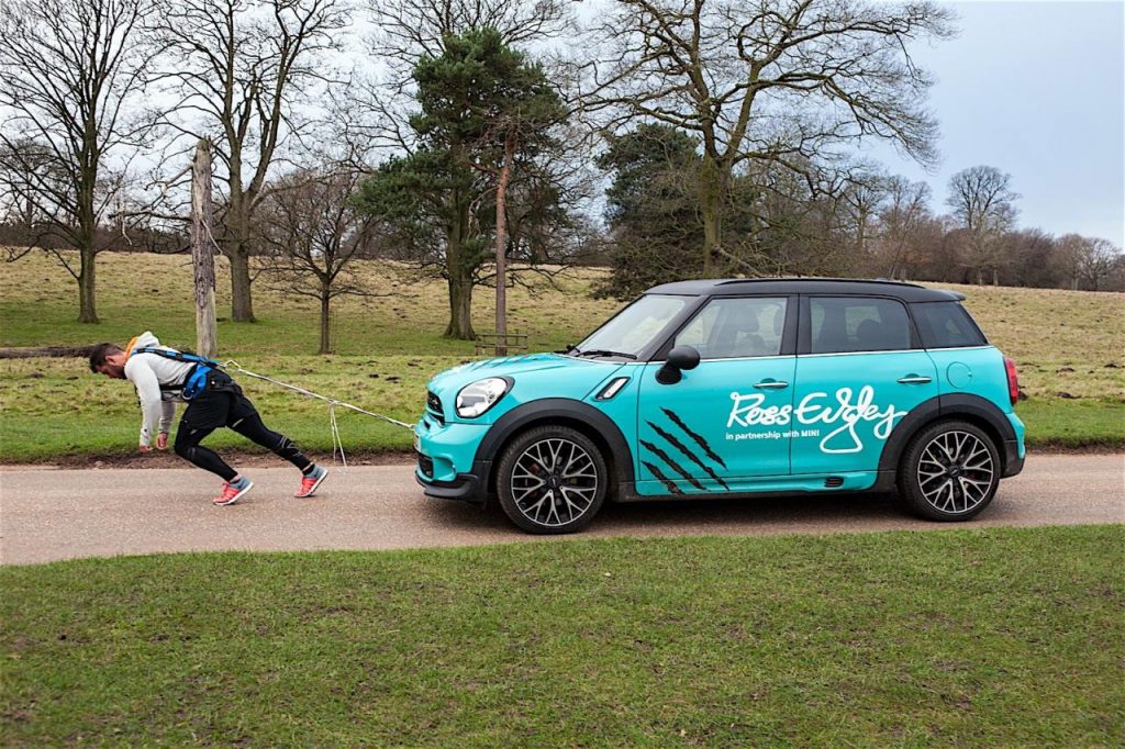 hd-tirer_un_mini_countryman_42_195_km_durant_1-4