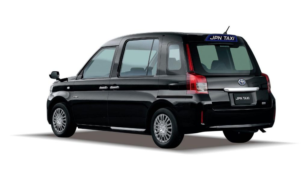 hd-tokyo_2015_nouvelle_version_du_taxi_de_toyota_1-2