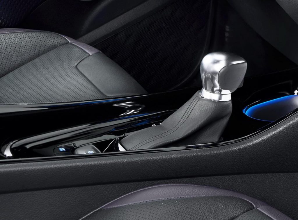 hd-toyota_c_hr_bienvenue_bord_1-10