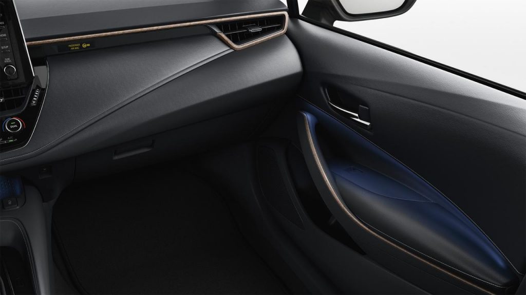 hd-toyota_corolla_trek_1