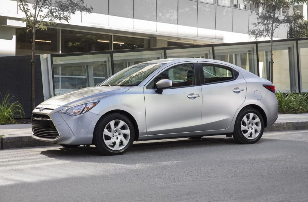 hd-toyota_yaris_berline_exclusivit_canadienne_1-1