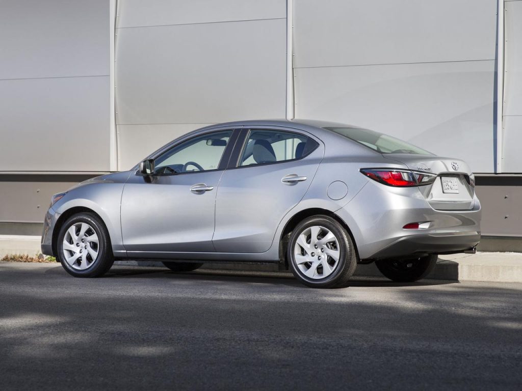 hd-toyota_yaris_berline_exclusivit_canadienne_1