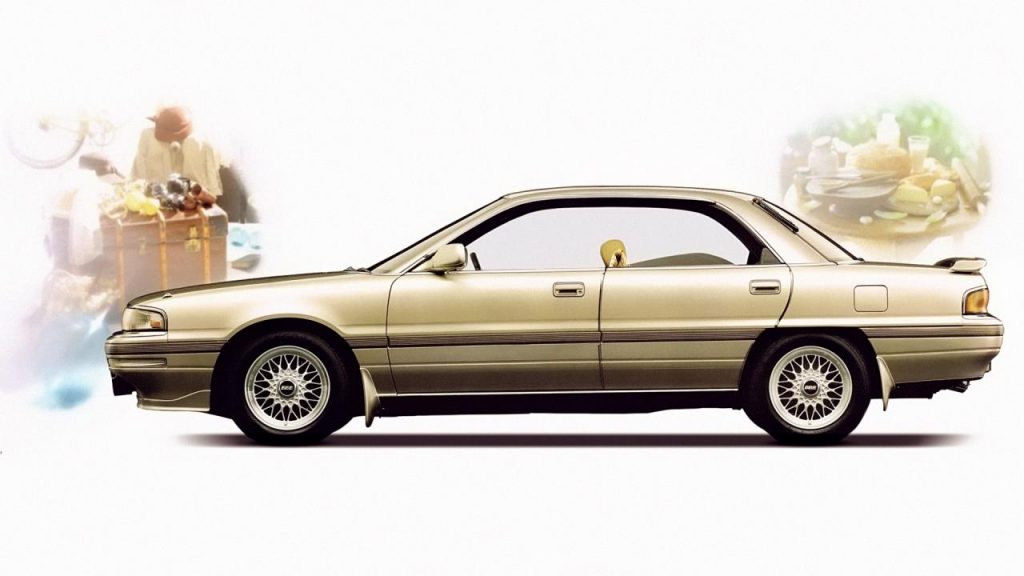 hd-un_t_au_japon_eunos_300_1990_1992_2-1