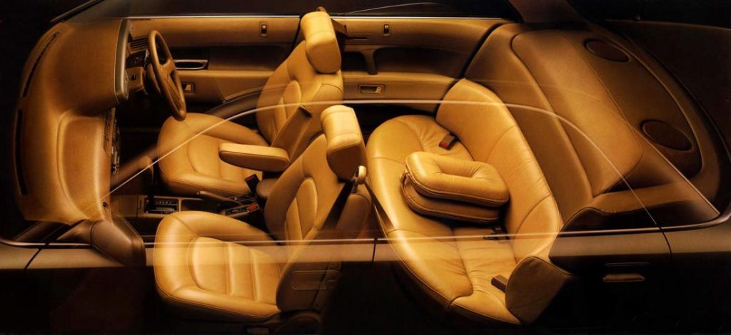 hd-un_t_au_japon_eunos_300_1990_1992_2