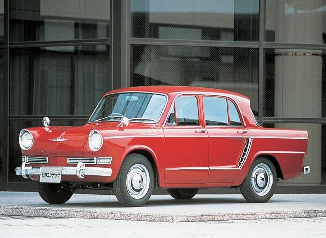 hd-un_t_au_japon_hino_contessa_900_1961_1964_1-4