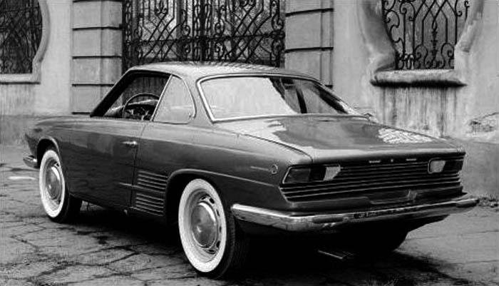 hd-un_t_au_japon_hino_contessa_900_1961_1964_2-2