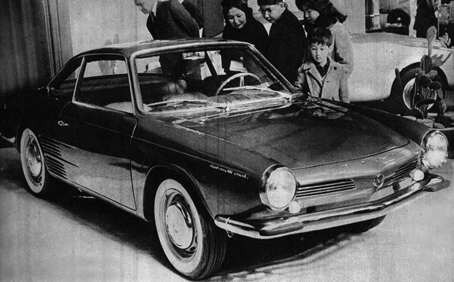 hd-un_t_au_japon_hino_contessa_900_1961_1964_2-5