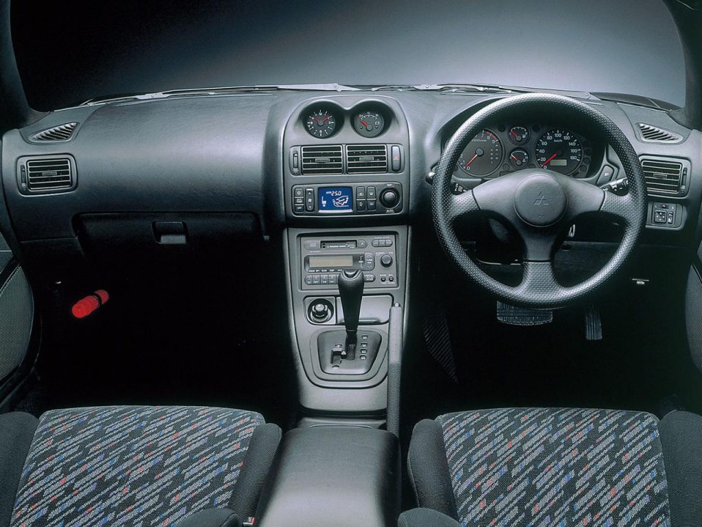 hd-un_t_au_japon_mitsubishi_fto_1994_2000_1-3