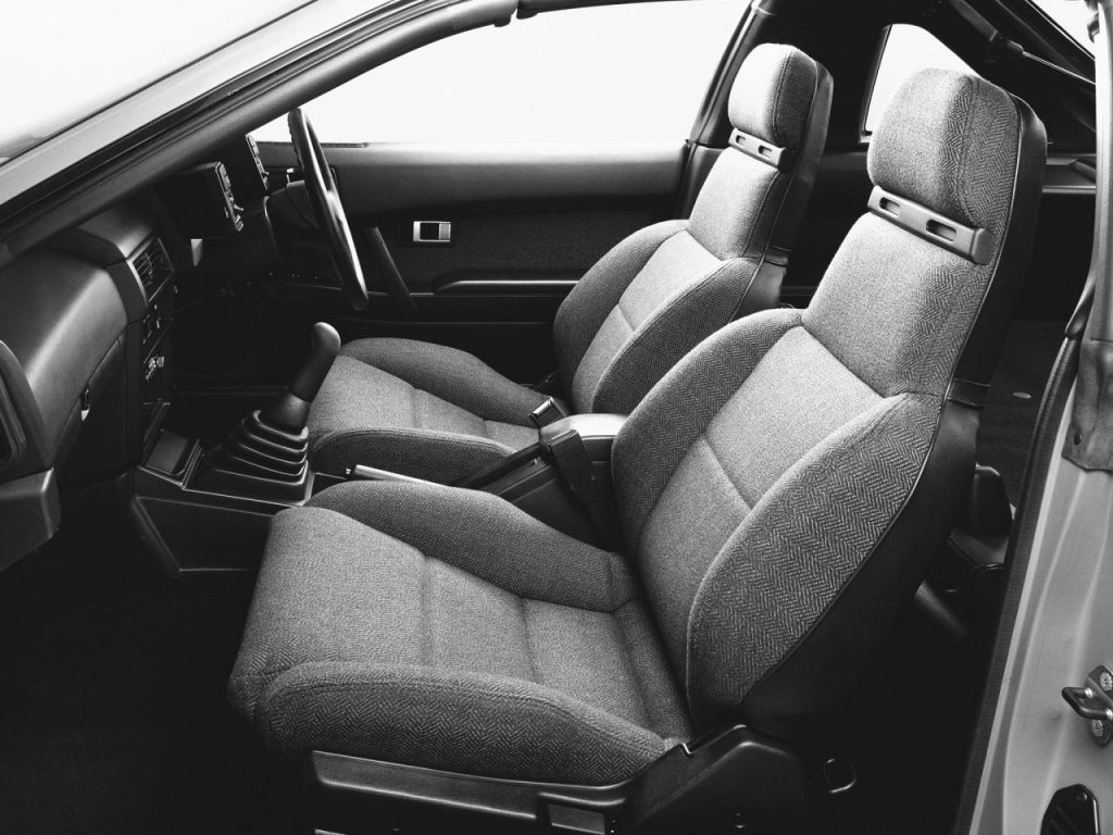 hd-un_t_au_japon_nissan_exa_1986_1990_2