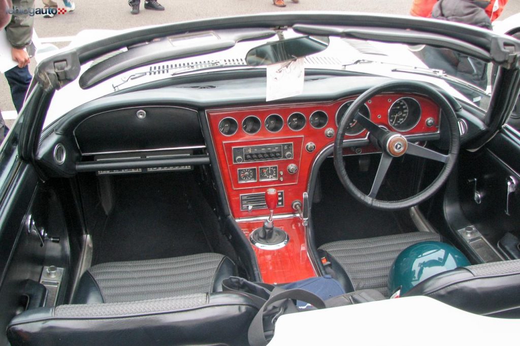 hd-un_t_au_japon_toyota_2000_gt_1967_1970_1-8