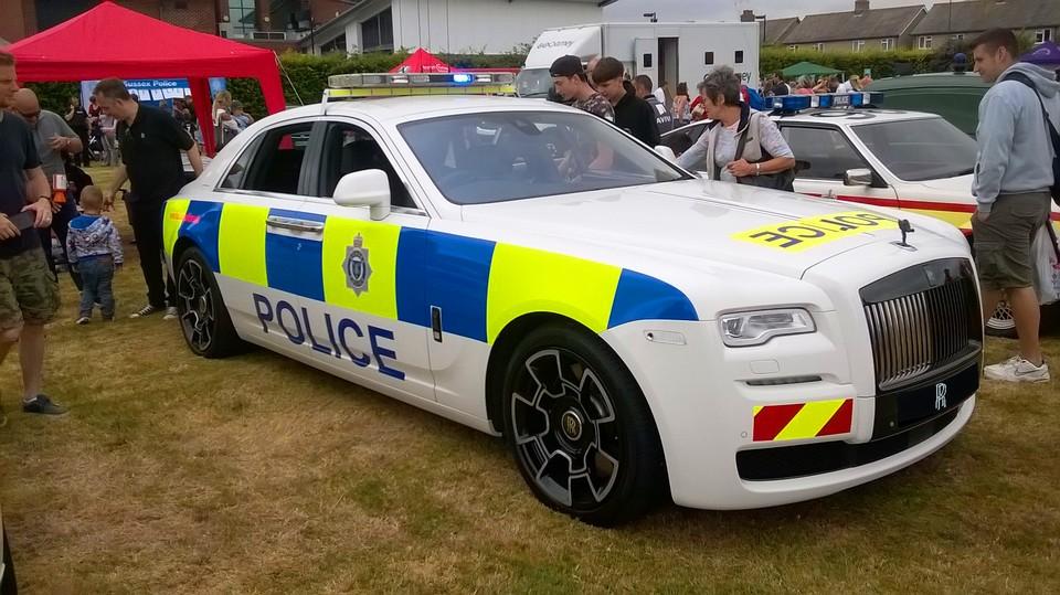 hd-une_rolls_royce_pour_la_police_du_sussex_1
