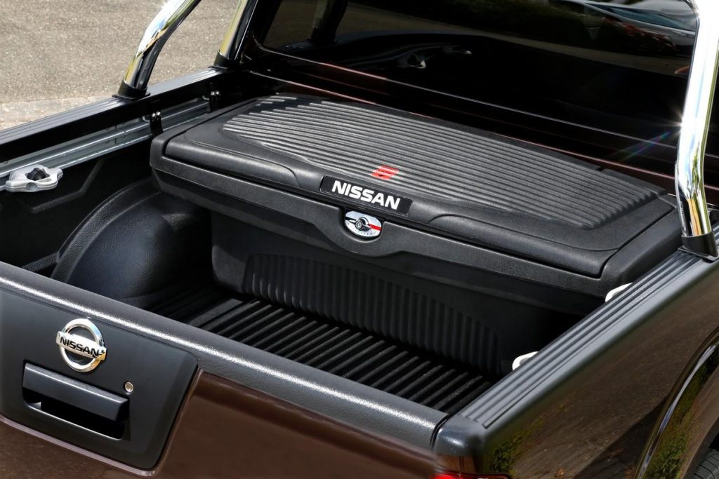 hd-v6_ultimate_edition_le_nissan_navara_en_srie_limite_1-4