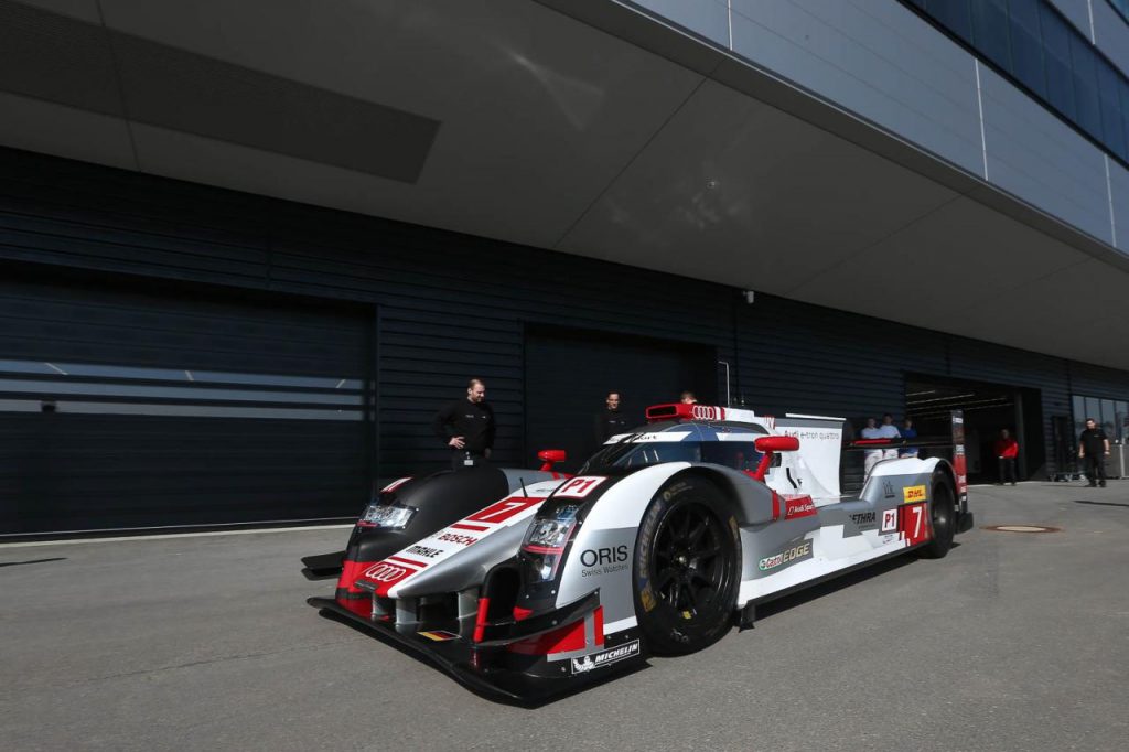 hd-wec_2015_premires_images_de_l_audi_r18_e_tron_quattro_2015_1-2