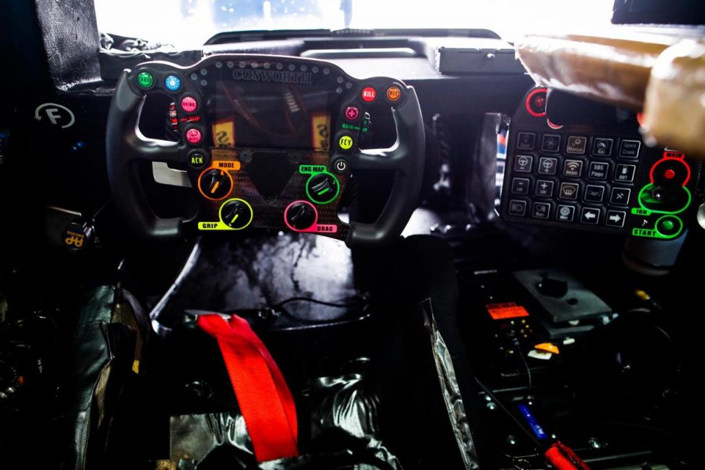 hd-wec_voil_l_alpine_a480_et_son_quipage_au_complet_1-6