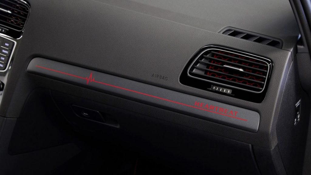 hd-wrthersee_2016_volkswagen_golf_gti_heartbeat_1-3