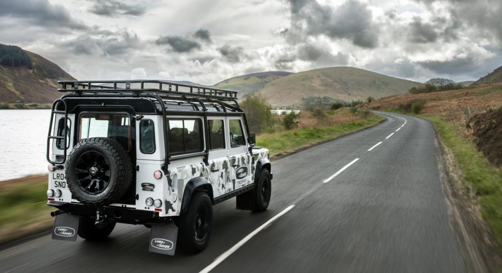 hd-land-rover-classic-defender-works-v8-trophy-10