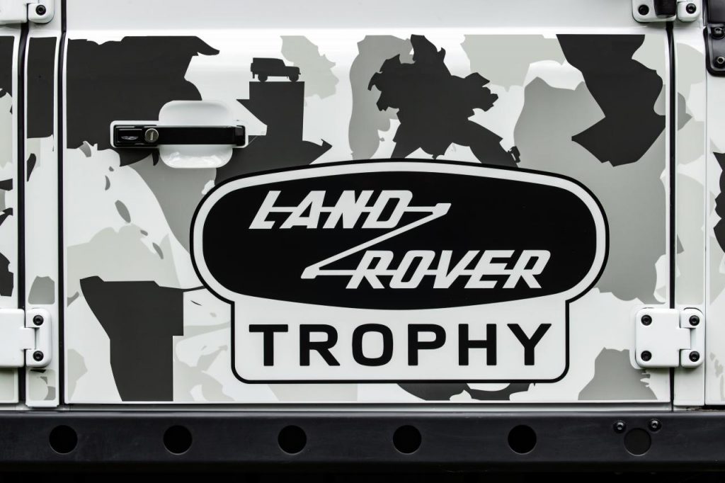 hd-land-rover-classic-defender-works-v8-trophy-4