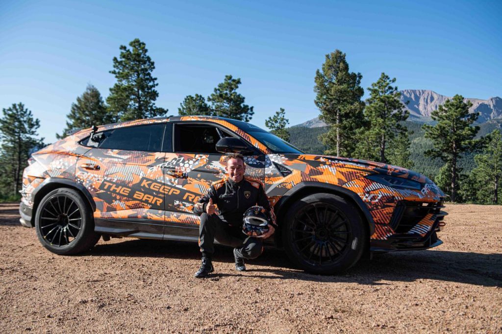 hd-record-pikes-peak-urus-11
