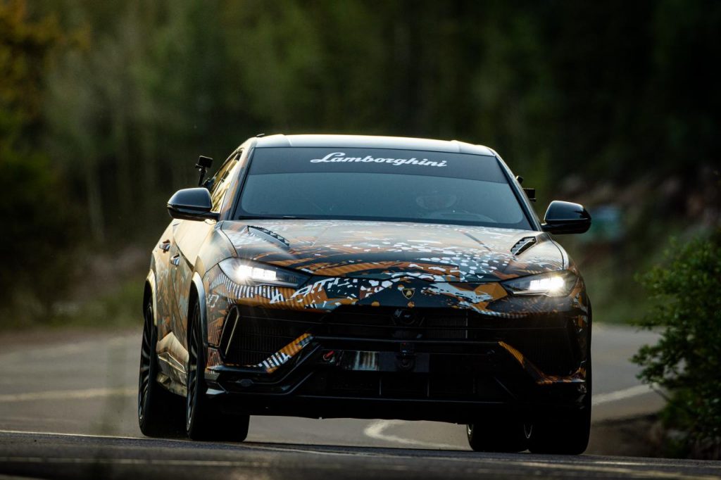 hd-record-pikes-peak-urus-3