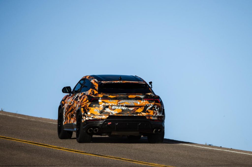 hd-record-pikes-peak-urus-7