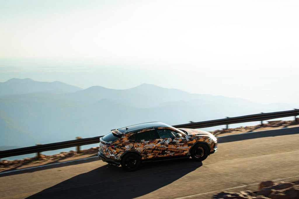 hd-record-pikes-peak-urus-8
