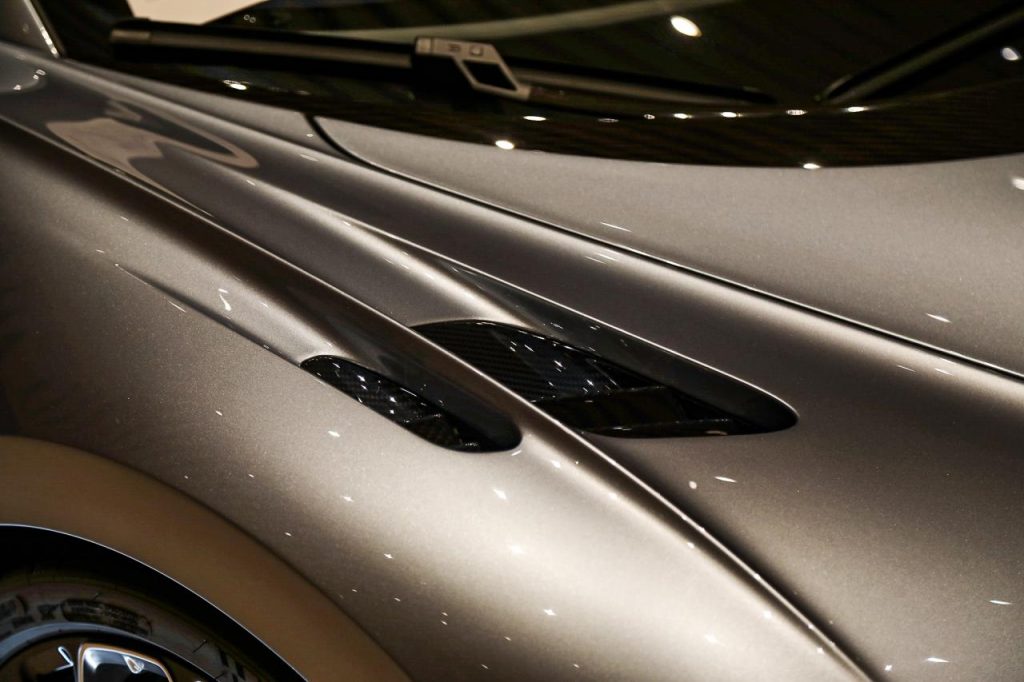 hd-bugatti-chiron-profilee-1