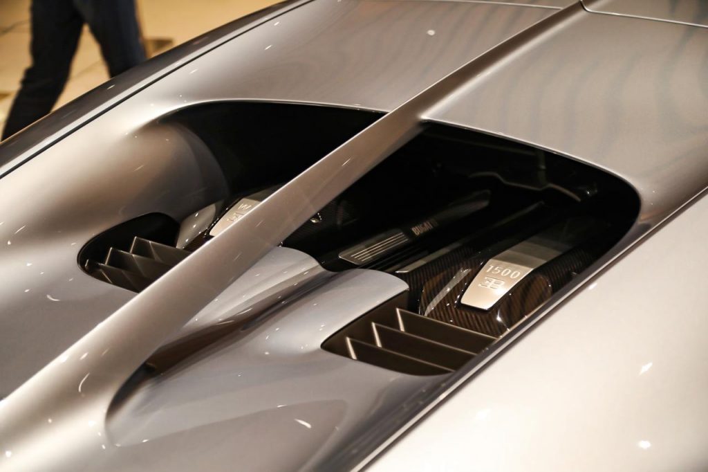 hd-bugatti-chiron-profilee-11