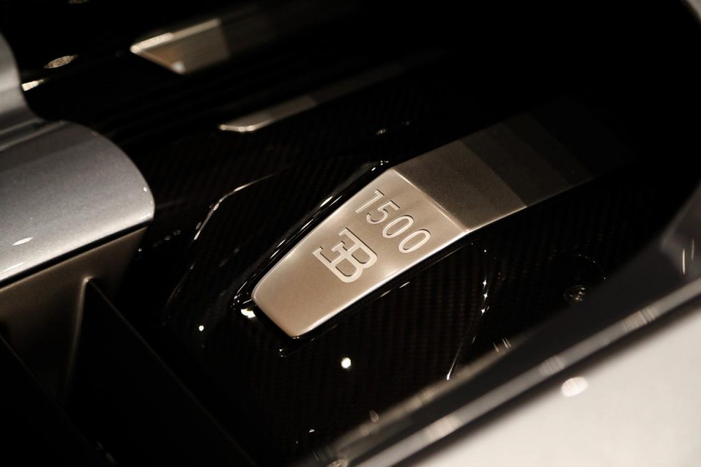 hd-bugatti-chiron-profilee-17