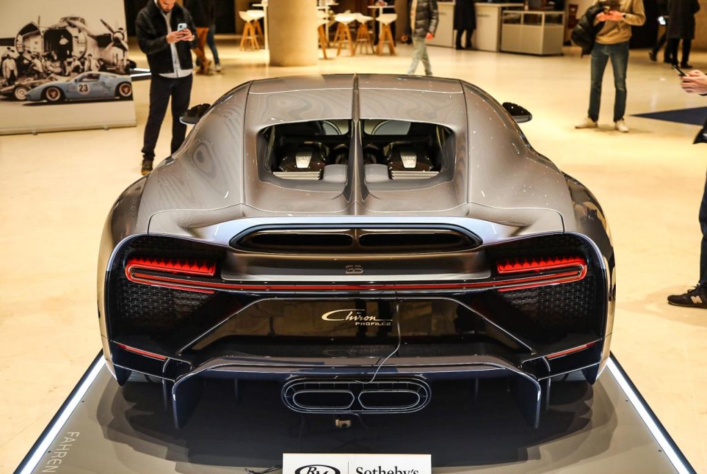 hd-bugatti-chiron-profilee-6