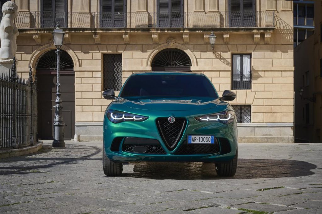 hd-alfa-romeo-giulia-et-stelvio-qv-2023-10