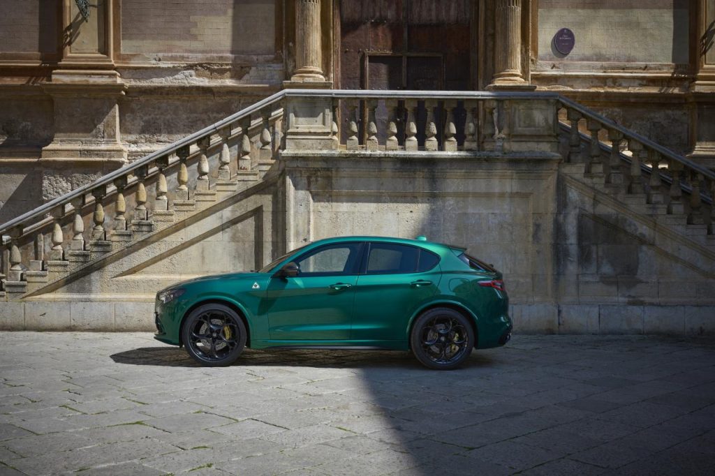 hd-alfa-romeo-giulia-et-stelvio-qv-2023-32