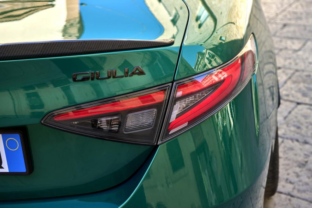 hd-alfa-romeo-giulia-et-stelvio-qv-2023-37