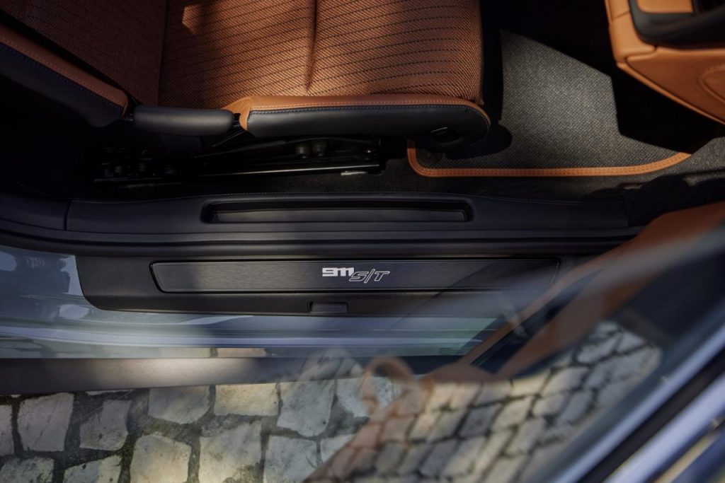 hd-porsche-911-s-t-11