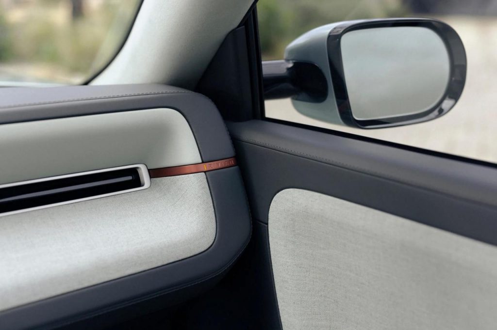 hd-rivian-r3-et-r3x-2028-21