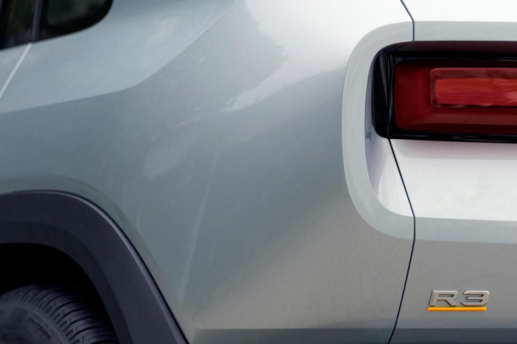 hd-rivian-r3-et-r3x-2028-35