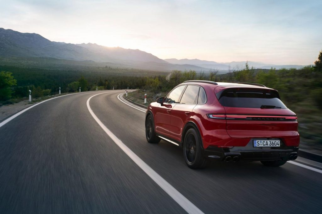 hd-porsche-cayenne-gts-2025-5