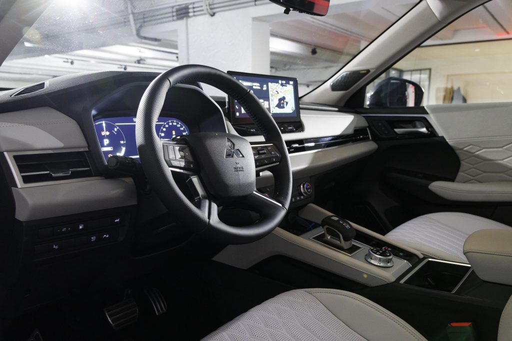 Habitacle Mitsubishi Outlander Credit Photo - &copy; A.Lescure pour Le Blog Auto