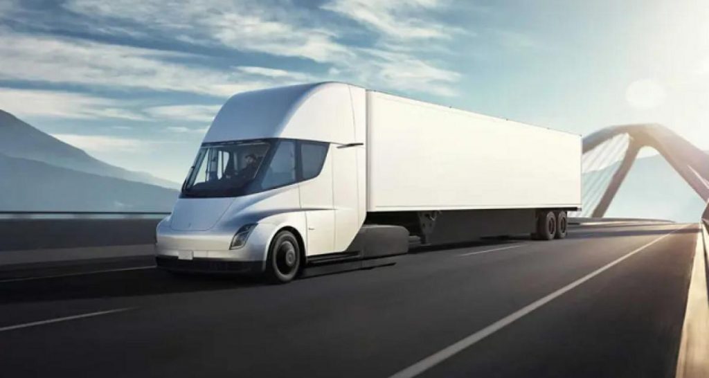 800 volts : Tesla pourrait sauter le pas pour Semi/ Cybertruck