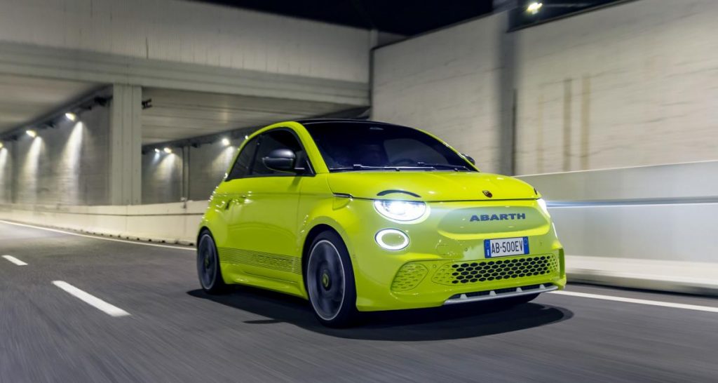 Abarth présente la 500e, sa première bombinette électrifiée