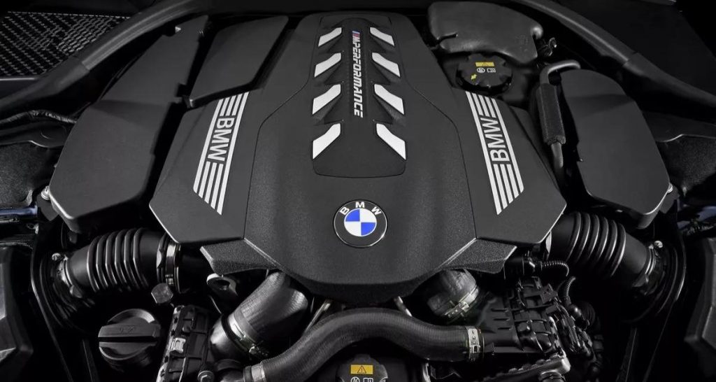 BMW ne fixe pas d’ultimatum au moteur thermique