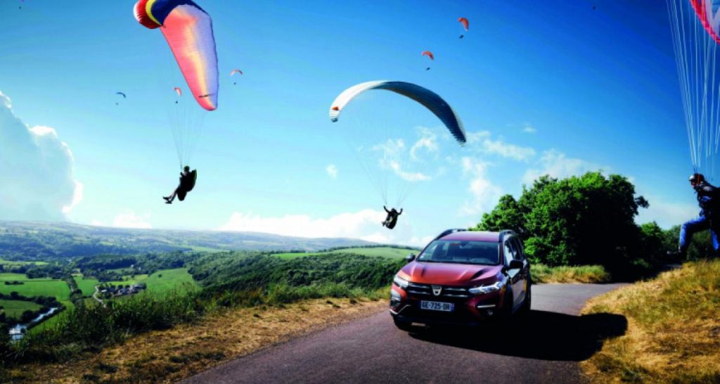 CARNET DE ROUTE : LA SUISSE NORMANDE EN DACIA JOGGER