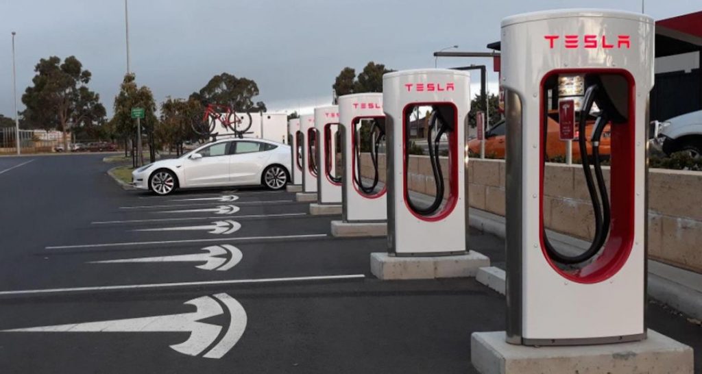 Elon Musk vire l’équipe des Tesla Superchargers