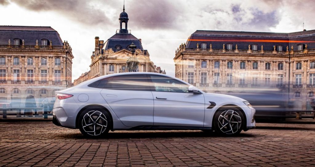 BYD vise la moitié de ses ventes hors de Chine en 2030