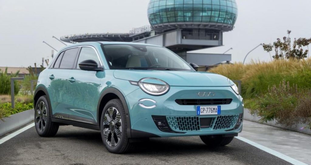 Fiat lance la version à hybridation légère de la 600
