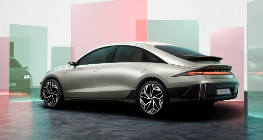 Hyundai Ioniq6 : une berline streamline