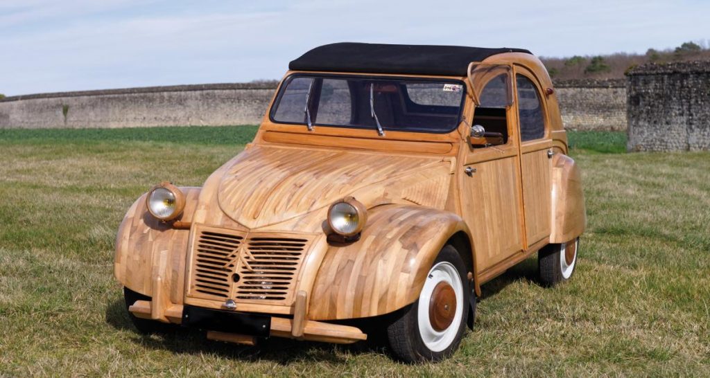 Incroyable : la 2CV en bois dépasse les 200 000 € !