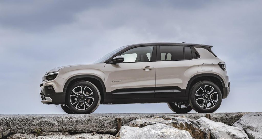 La Jeep Avenger électrique baisse son prix d’attaque